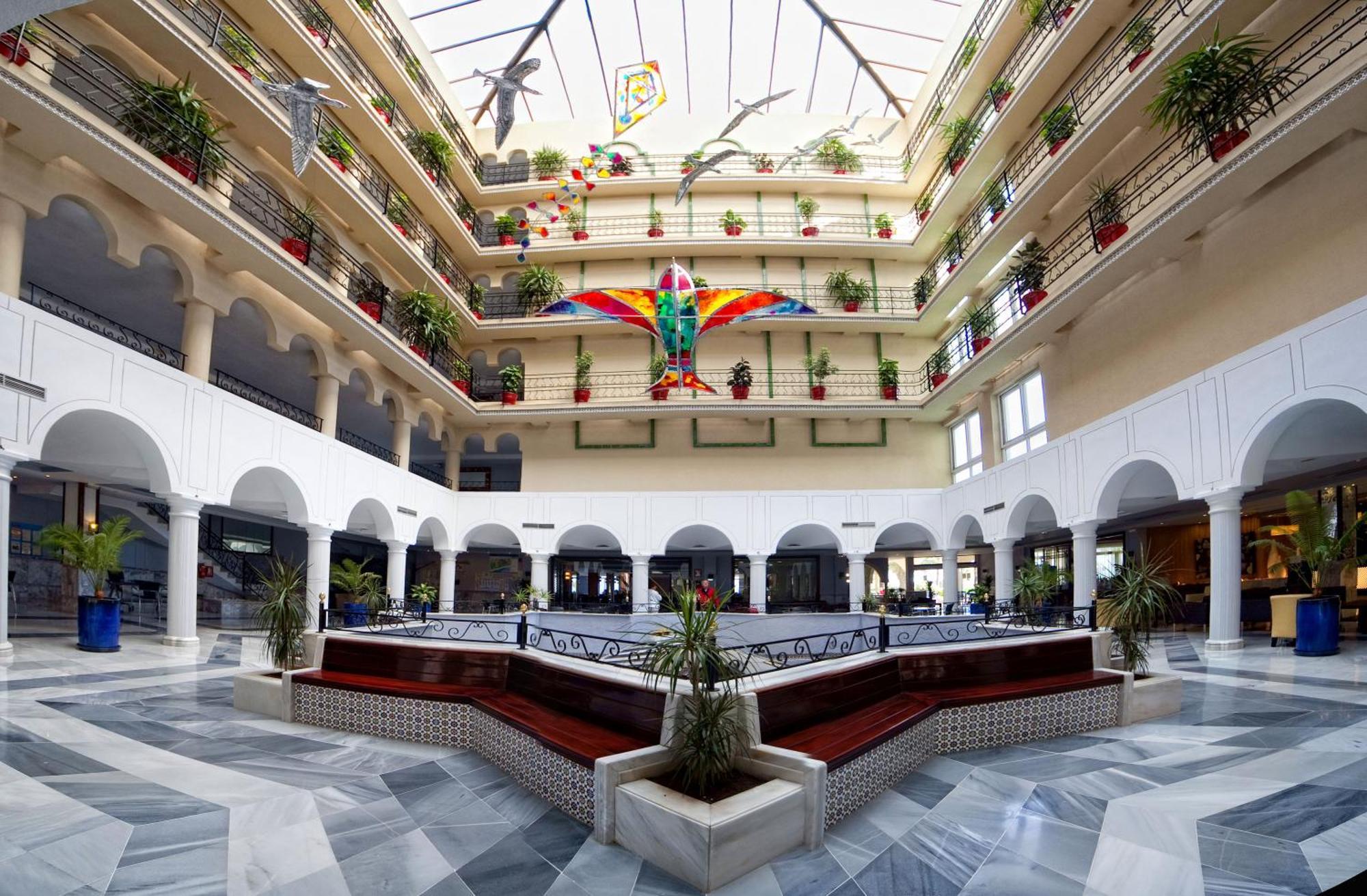 Отель Evenia Zoraida Garden Рокетас-де-Мар Экстерьер фото